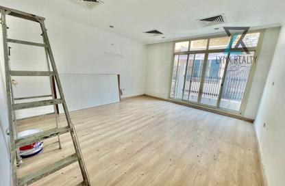 Villa - 2 - 3 for rent in Satwa Road - Al Satwa - Dubai