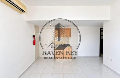 Apartment - Studio - 1 for rent in Fire Station Road - Muwaileh - Sharjah Apartment - Studio - 1 for rent in Fire Station Road - Muwaileh - Sharjah
