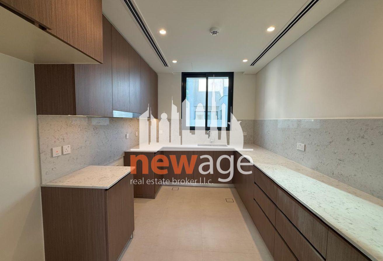 4 BR Villa with Private Garden in Arabian Ranches photo 6