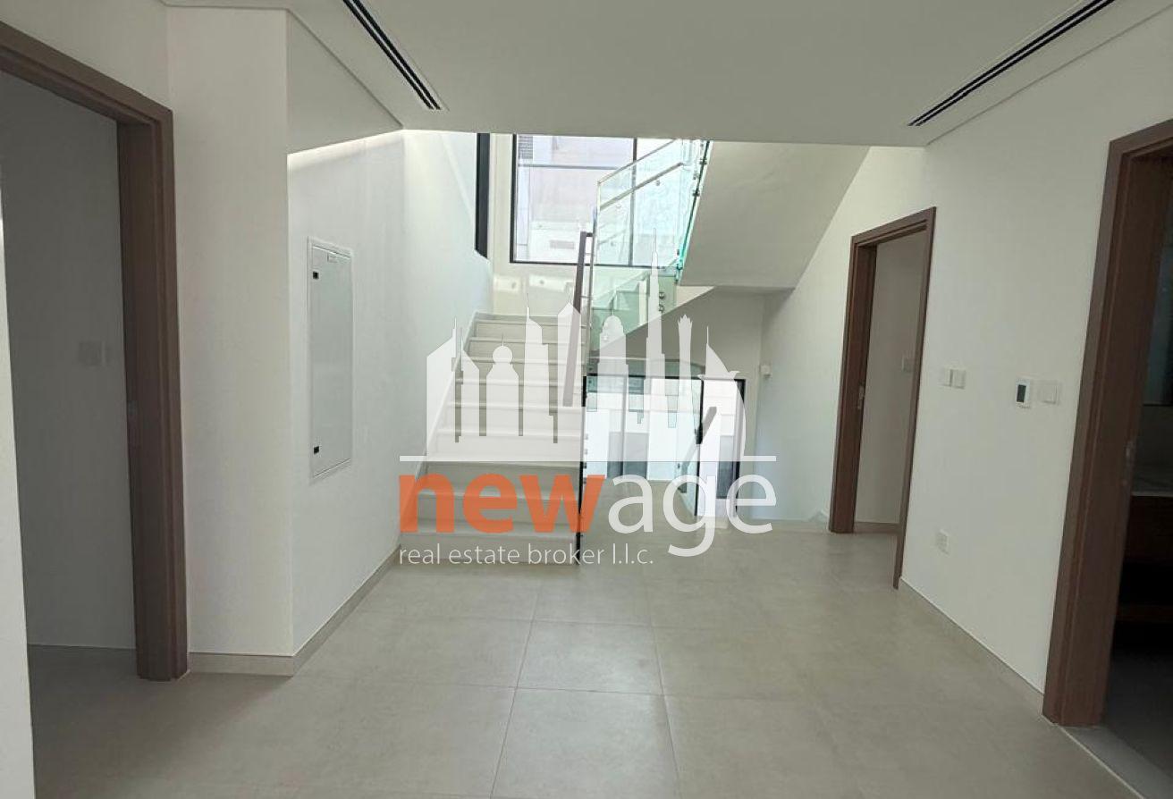 4 BR Villa with Private Garden in Arabian Ranches photo 16