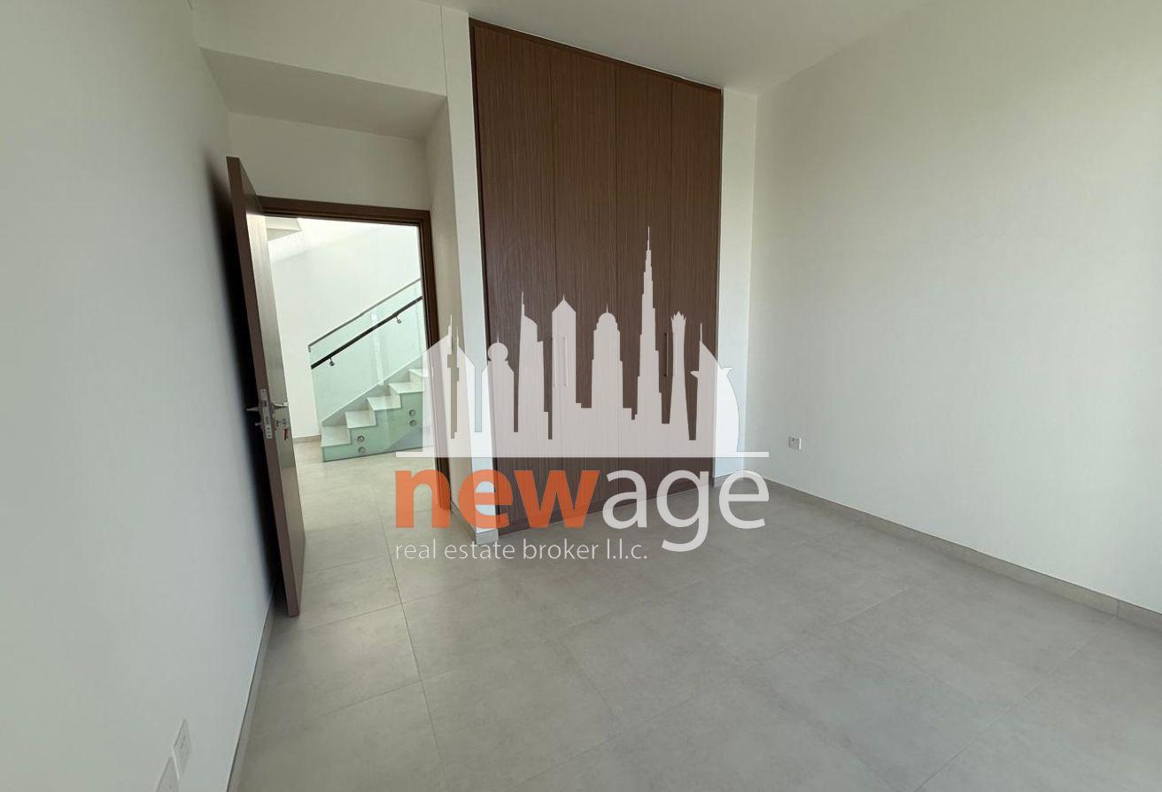 4 BR Villa with Private Garden in Arabian Ranches photo 12