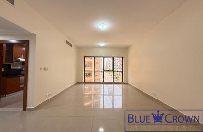 Apartment - 3 Bedrooms - 4 Bathrooms for rent in Golden Sands 9 - Al Mankhool - Bur Dubai - Dubai