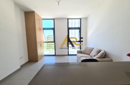 Apartment - Studio - 1 Bathroom for rent in Al Mamsha - Muwaileh - Sharjah