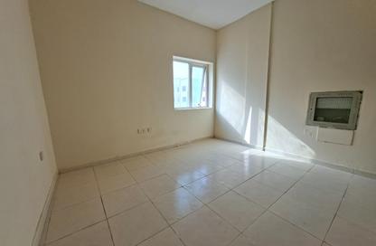 Apartment - Studio - 1 for rent in Muwailih Building - Muwaileh - Sharjah