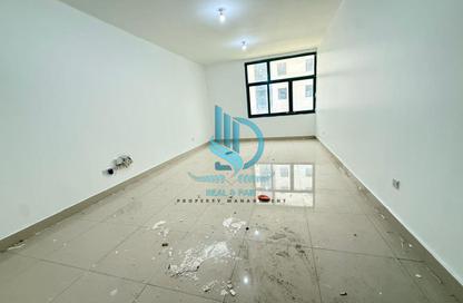 Apartment - 2 Bedrooms - 3 Bathrooms for rent in Danet Abu Dhabi - Abu Dhabi