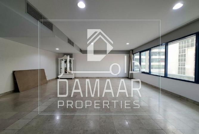 122482116 - Property Main Image