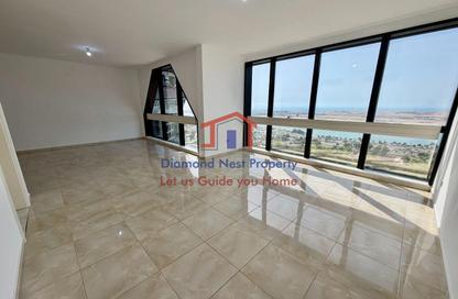 Apartment - 3 Bedrooms - 5 Bathrooms for rent in Lulu Tower A - Lulu Towers - Khalifa Street - Abu Dhabi