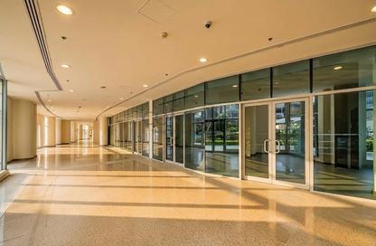 Retail - Studio - 1 Bathroom for rent in Bay Central - Dubai Marina - Dubai