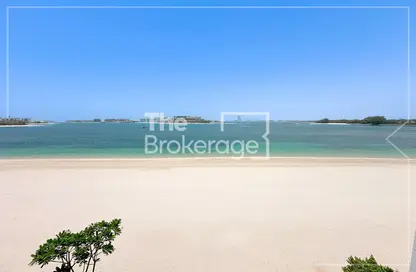 Villa - 5 Bedrooms - 6 Bathrooms for rent in Palma Residences - Palm Jumeirah - Dubai