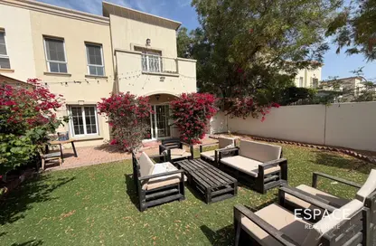 فيلا - 2 غرف نوم - 3 حمامات للايجار في الينابيع 7 - الينابيع - دبي