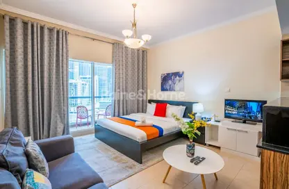 Apartment - 1 Bathroom for rent in Burj Al Nujoom - Downtown Dubai - Dubai