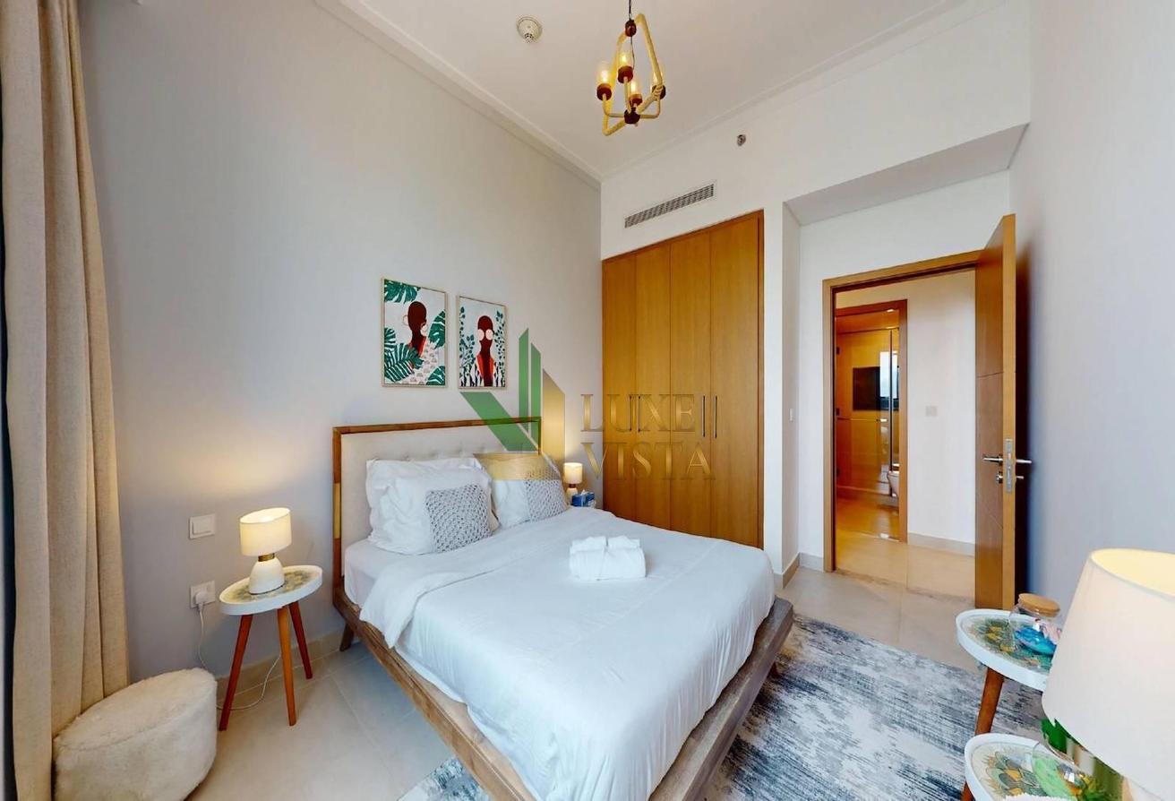 Furnished | Upgraded | Golf and Lake View | Vacant photo 10