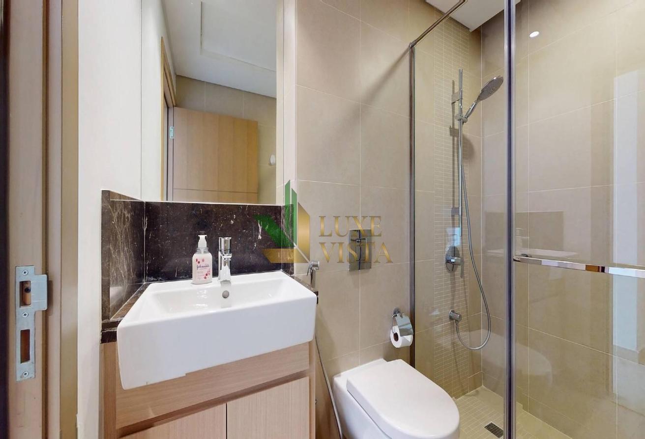 Furnished | Upgraded | Golf and Lake View | Vacant photo 14