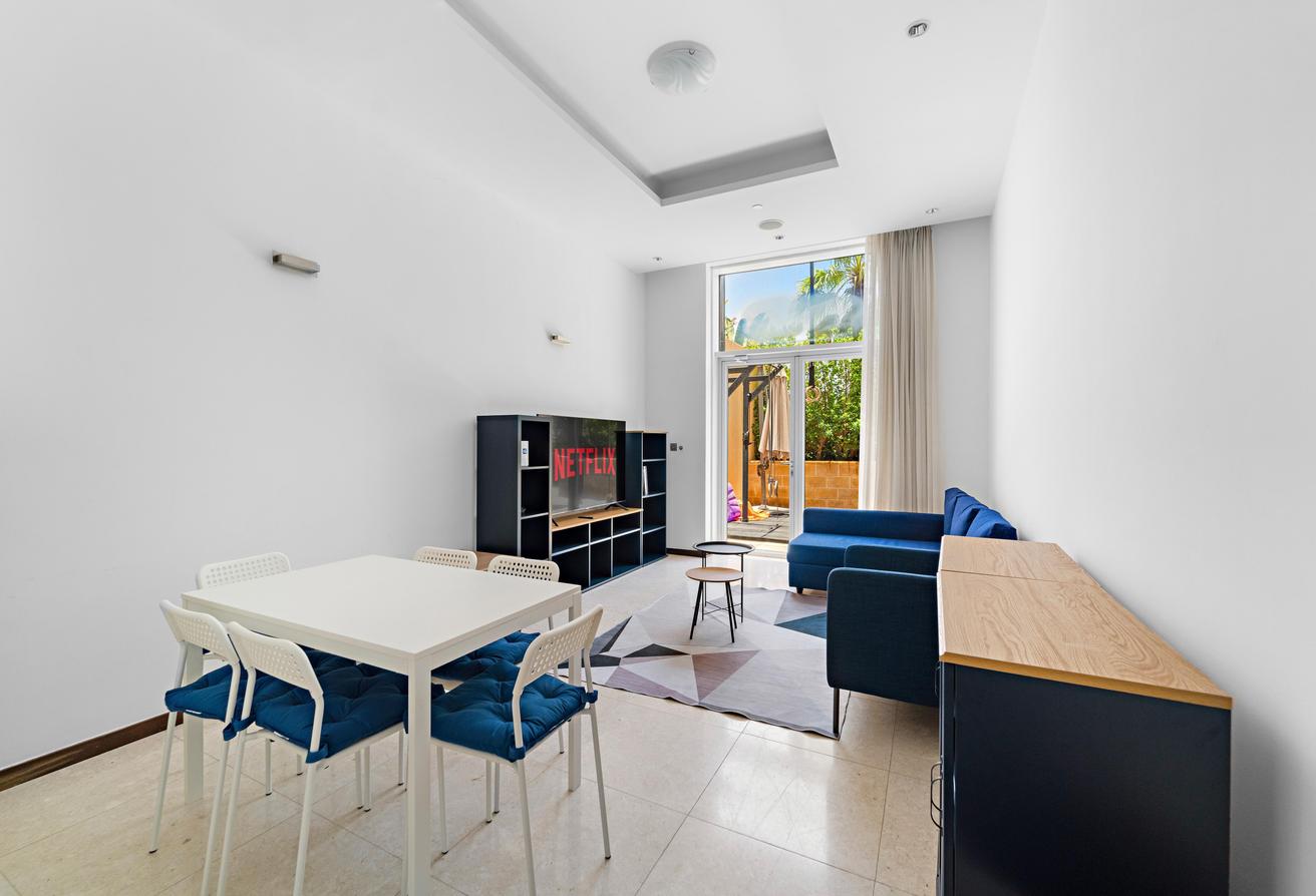 SUMMER DEAL | ALL BILLS INCLUDED | HUGE TERRACE photo 5