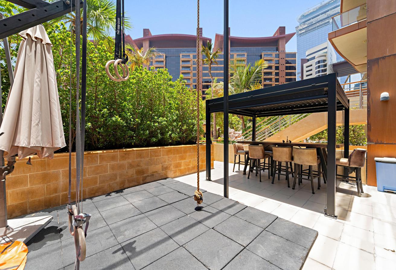 SUMMER DEAL | ALL BILLS INCLUDED | HUGE TERRACE photo 18