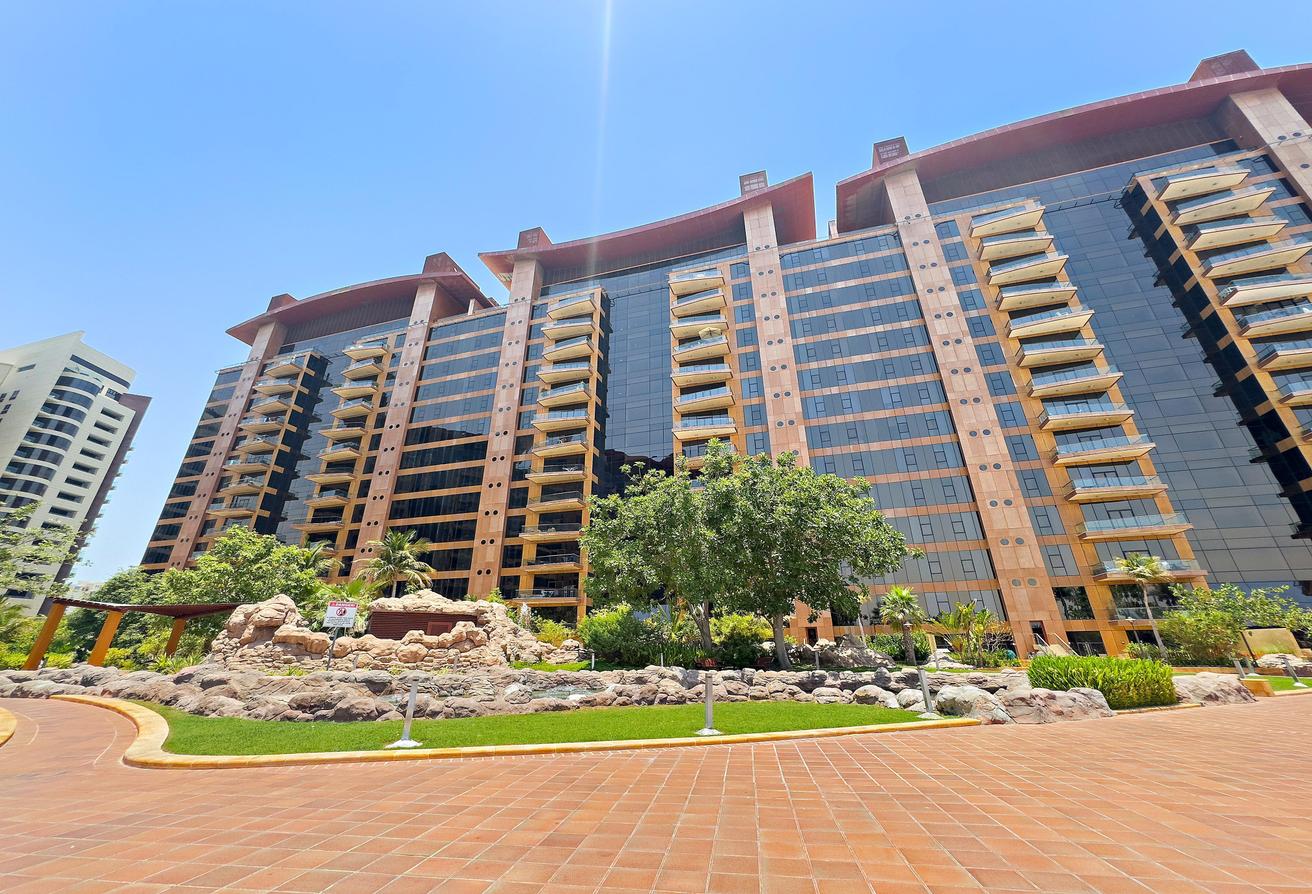 SUMMER DEAL | ALL BILLS INCLUDED | HUGE TERRACE photo 23
