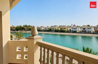 Villa - 5 Bedrooms - 6 Bathrooms for rent in Garden Homes Frond E - Garden Homes - Palm Jumeirah - Dubai