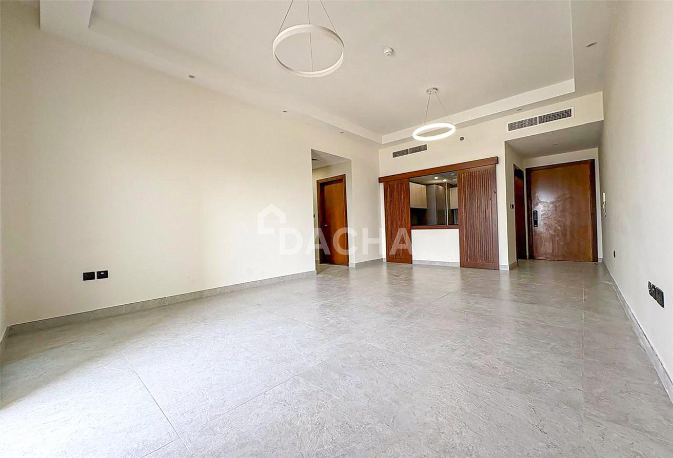 Closed Kitchen | Terrace | Metro Nearby photo 7