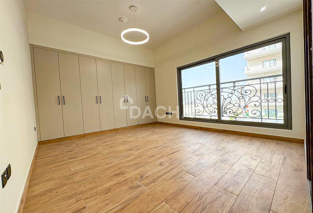Closed Kitchen | Terrace | Metro Nearby photo 3
