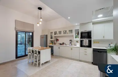 فيلا - 4 غرف نوم - 6 حمامات للبيع في نسيم - مدن - دبي