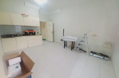 Apartment - Studio - 1 Bathroom for rent in Fire Station Road - Muwaileh - Sharjah
