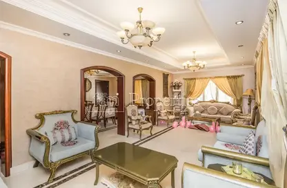 Villa - 5 Bedrooms - 4 Bathrooms for rent in Meadows 5 - Meadows - Dubai