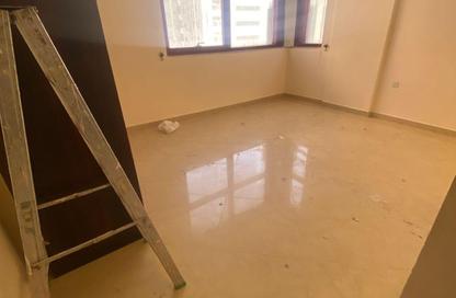 Apartment - 2 Bedrooms - 1 Bathroom for rent in Al Khan - Sharjah