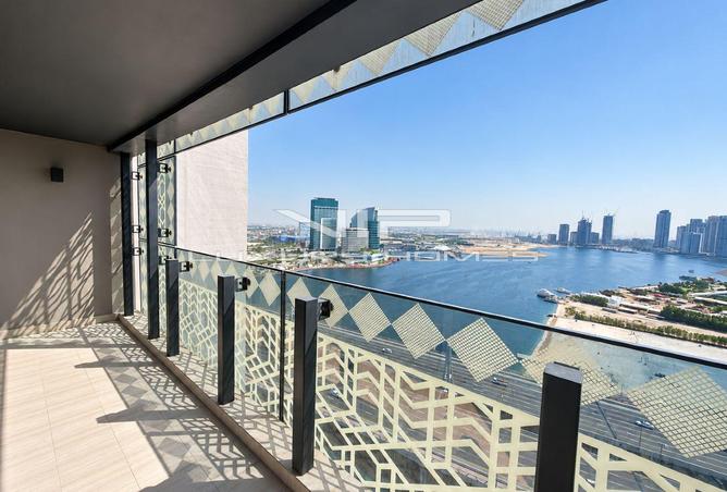 1-bed apartment in D1 Tower · Canal view — photo 2