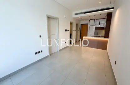 شقة - غرفة نوم - 2 حمامات للايجار في 2 هايلبرون بارك لين - منطقة 11 - قرية جميرا الدائرية - دبي