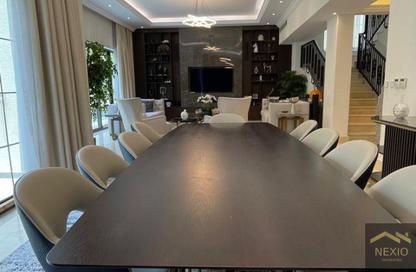 Villa - 4 - 5 for sale in Nad Al Sheba Villas - Nad Al Sheba 3 - Nad Al Sheba - Dubai