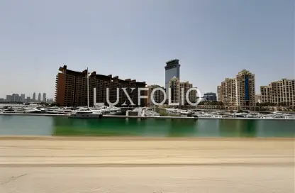 Villa - 5 Bedrooms - 6 Bathrooms for rent in Garden Homes Frond A - Garden Homes - Palm Jumeirah - Dubai