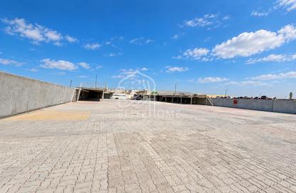 Warehouse - Studio for rent in Al Sajaa Industrial - Al Sajaa - Sharjah