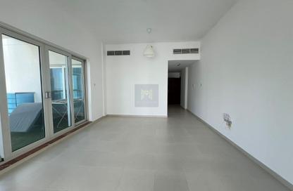 Apartment - 1 - 2 for rent in Cascades Tower - Dubai Marina - Dubai