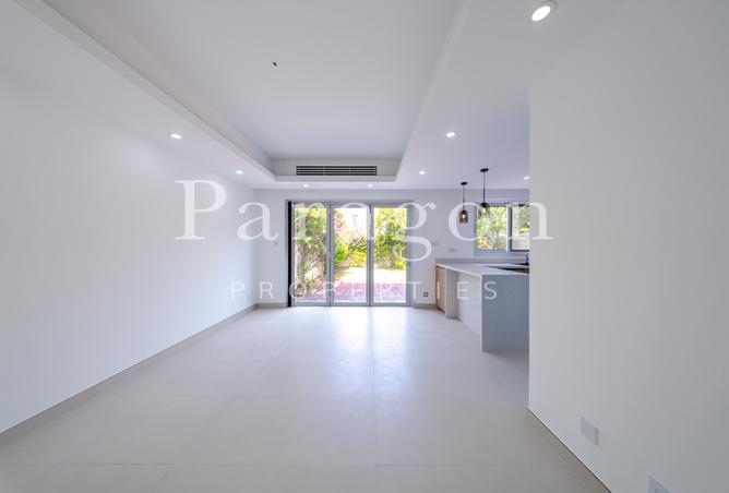 2-bed villa in Springs 15 · Upgraded — photo 2