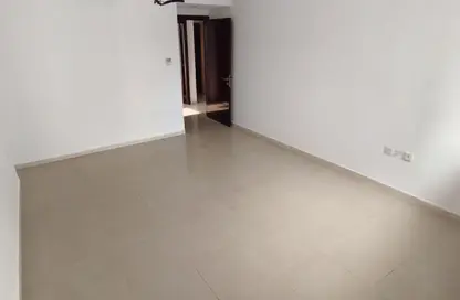 شقة - غرفة نوم - 1 حمام للايجار في شارع التعاون الجديد - التعاون - الشارقة