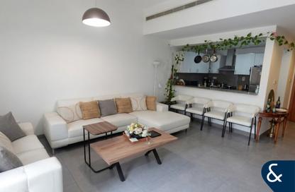 Apartment - 3 Bedrooms - 2 Bathrooms for sale in Al Ghaf 4 - Al Ghaf - Greens - Dubai