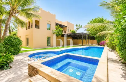 Villa - 6 Bedrooms - 5 Bathrooms for sale in Meadows 7 - Meadows - Dubai
