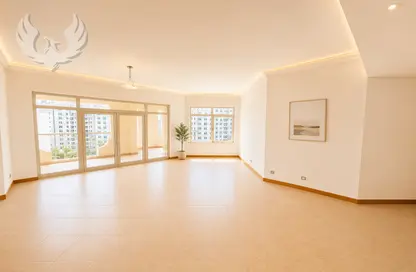 Apartment - 3 Bedrooms - 2 Bathrooms for rent in Al Hamri - Shoreline Apartments - Palm Jumeirah - Dubai