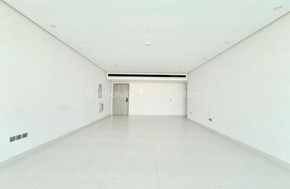 Apartment - 3 Bedrooms - 3 Bathrooms for rent in Shadow Tower - Al Mamzar - Sharjah - Sharjah