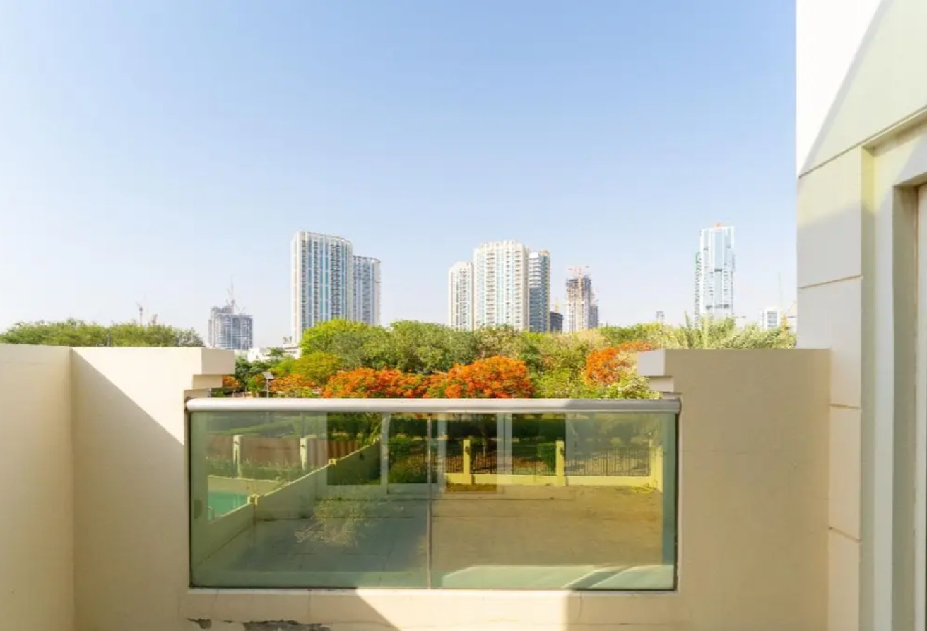 Spacious | Vacant | Park View | Corner Villa — image 10