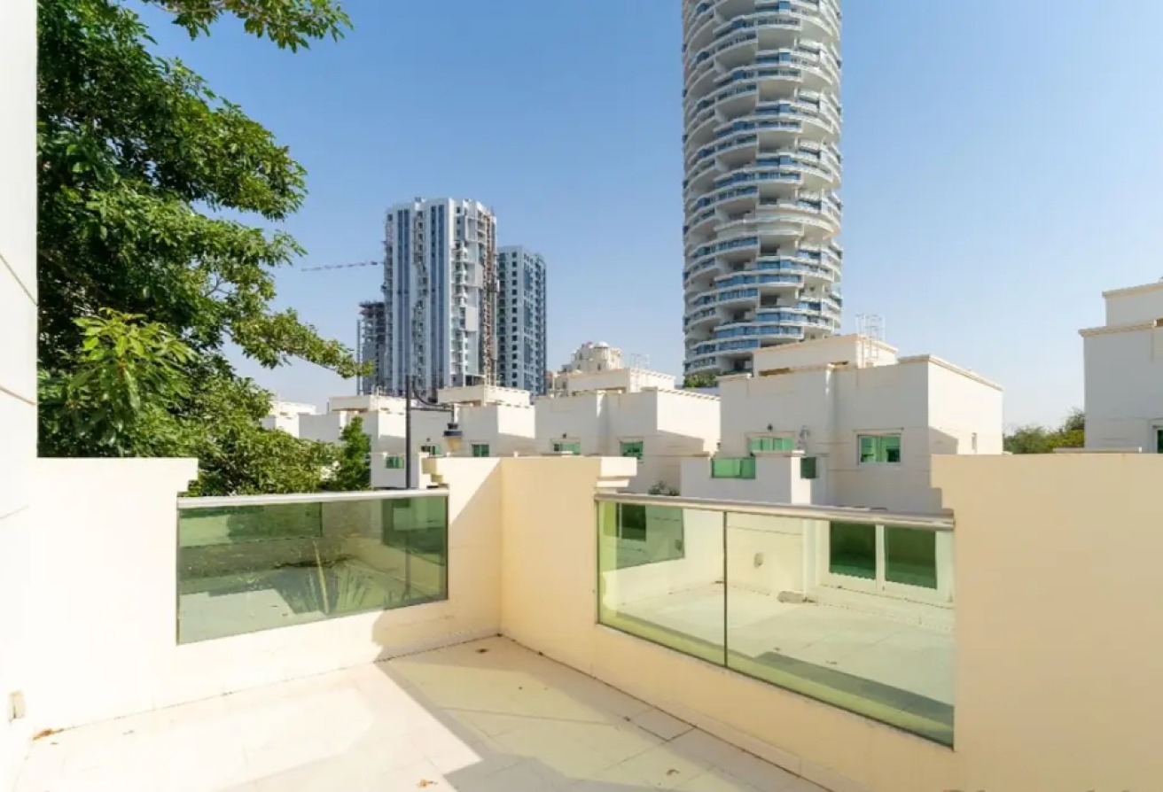 Spacious | Vacant | Park View | Corner Villa — image 11