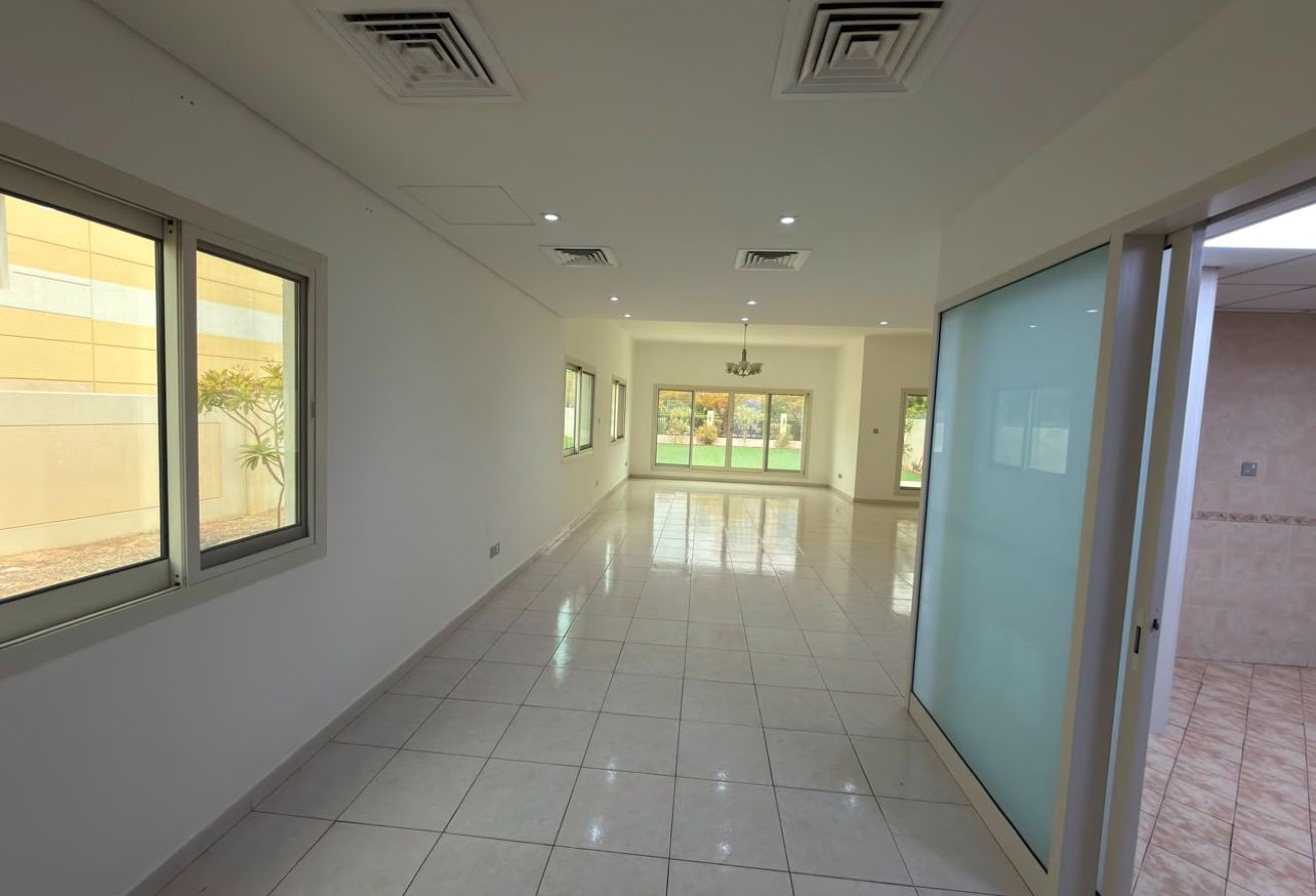 Spacious | Vacant | Park View | Corner Villa — image 9