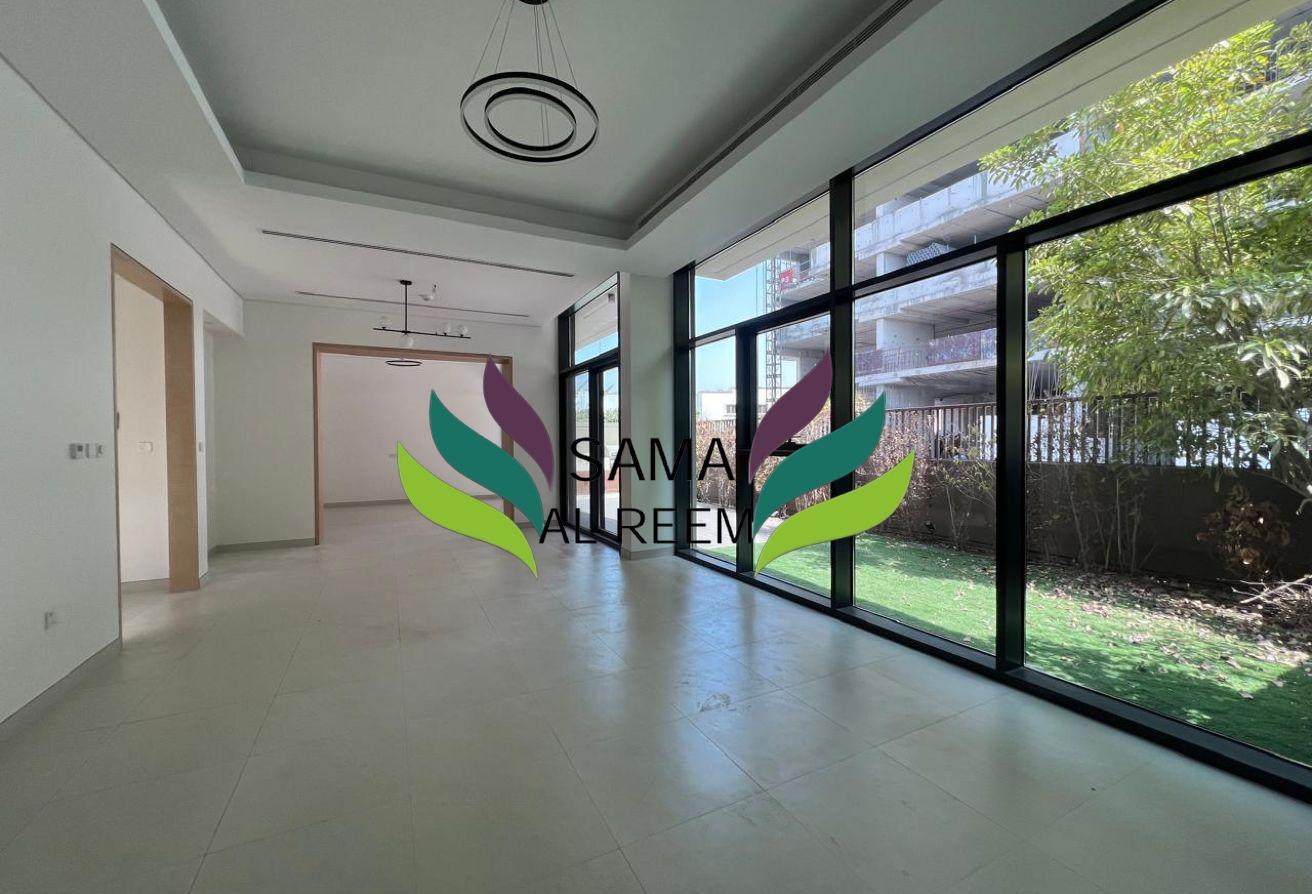 Lovely 3 Bed+Maid Compound Villa In Al Barsha 1 photo 5