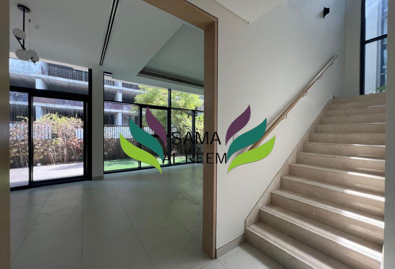 Lovely 3 Bed+Maid Compound Villa In Al Barsha 1 photo 10