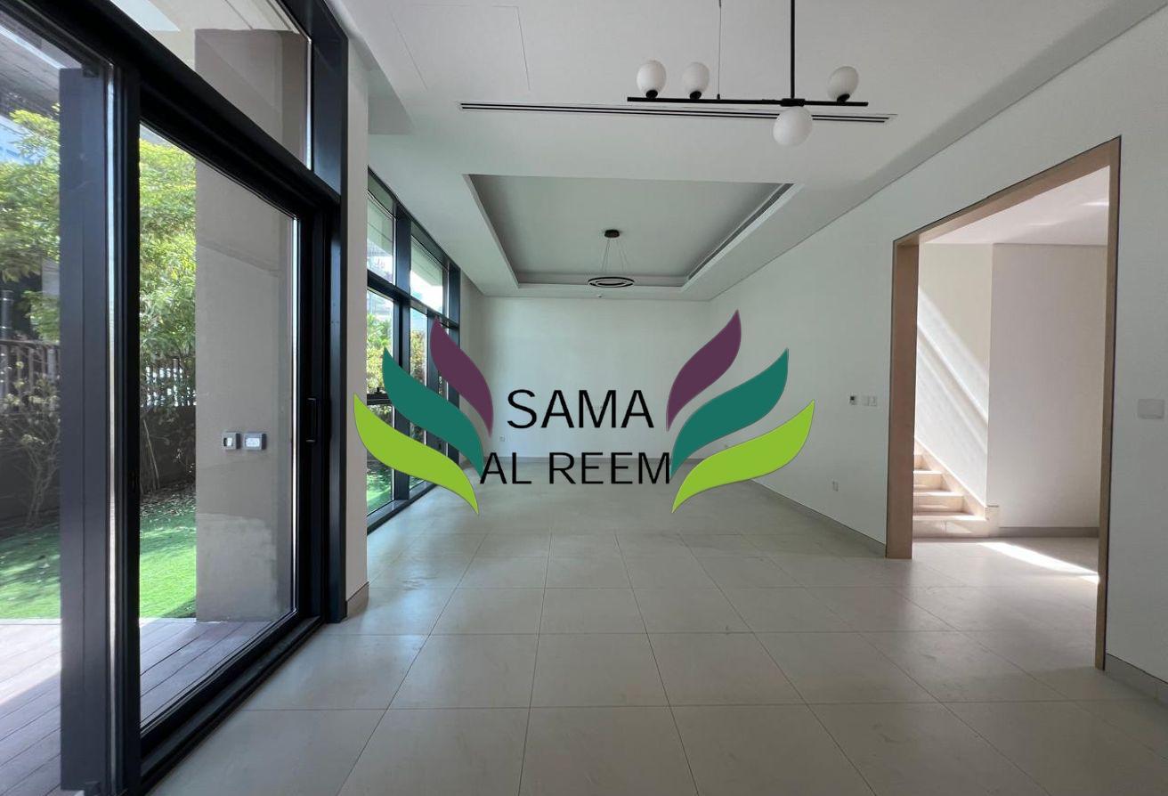 Lovely 3 Bed+Maid Compound Villa In Al Barsha 1 photo 7