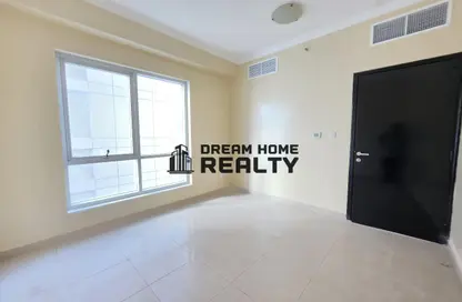 Apartment - 2 Bedrooms - 2 Bathrooms for rent in Al Khan - Sharjah