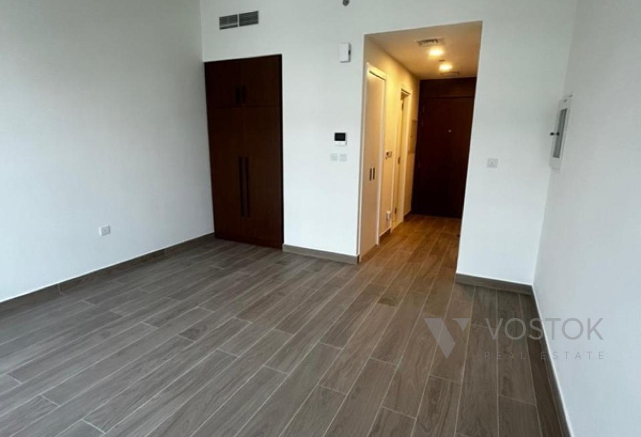 Affordable Luxury | Modern Studio | Tenanted photo 12