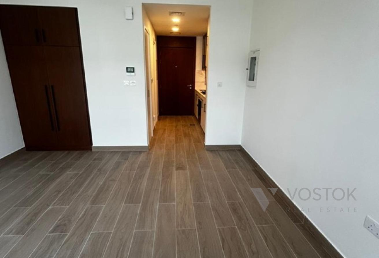 Affordable Luxury | Modern Studio | Tenanted photo 6