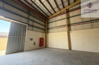 Warehouse - Studio - 1 Bathroom for rent in Umm Al Thuoob - Umm Al Quwain