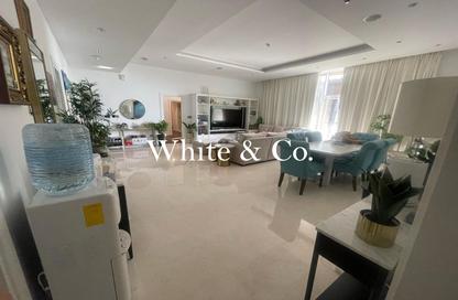 Apartment - 3 - 4 for rent in Emerald - Tiara Residences - Palm Jumeirah - Dubai